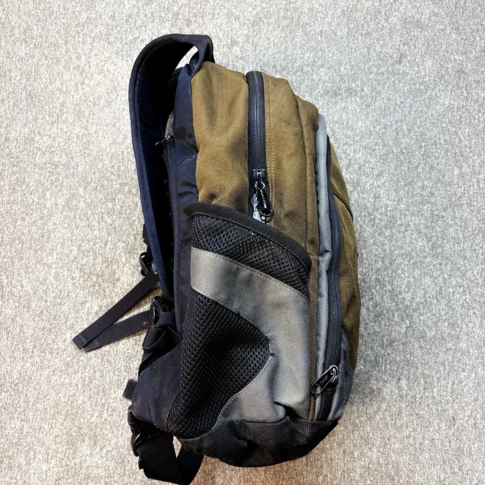 Dakine Element Backpack Brown Black Pockets Campus School Laptops Travel MTB